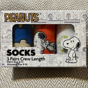 NWT Peanuts 3 Pr Crew Socks. Blue, orange, & white. Men’s 8-12 or Women’s 9-14.